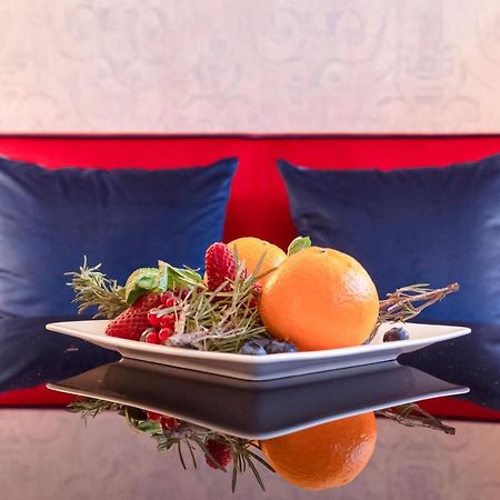 Palazzo Cornalia Hotell Milano Eksteriør bilde A fruit salad