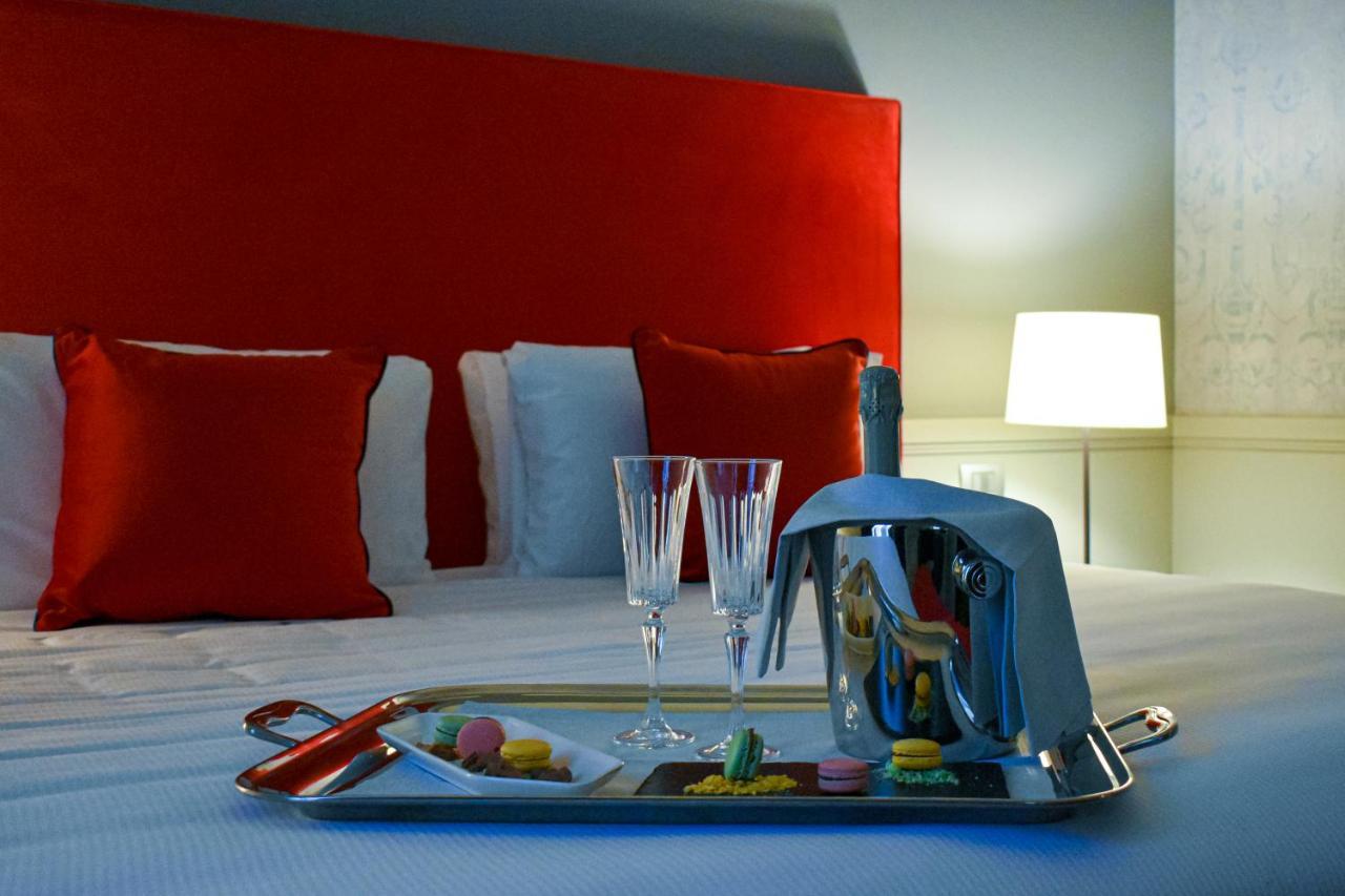 Palazzo Cornalia Hotell Milano Eksteriør bilde Room service
