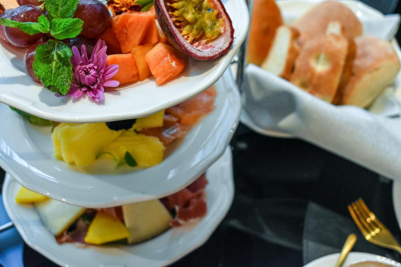 Palazzo Cornalia Hotell Milano Eksteriør bilde Fruit salad