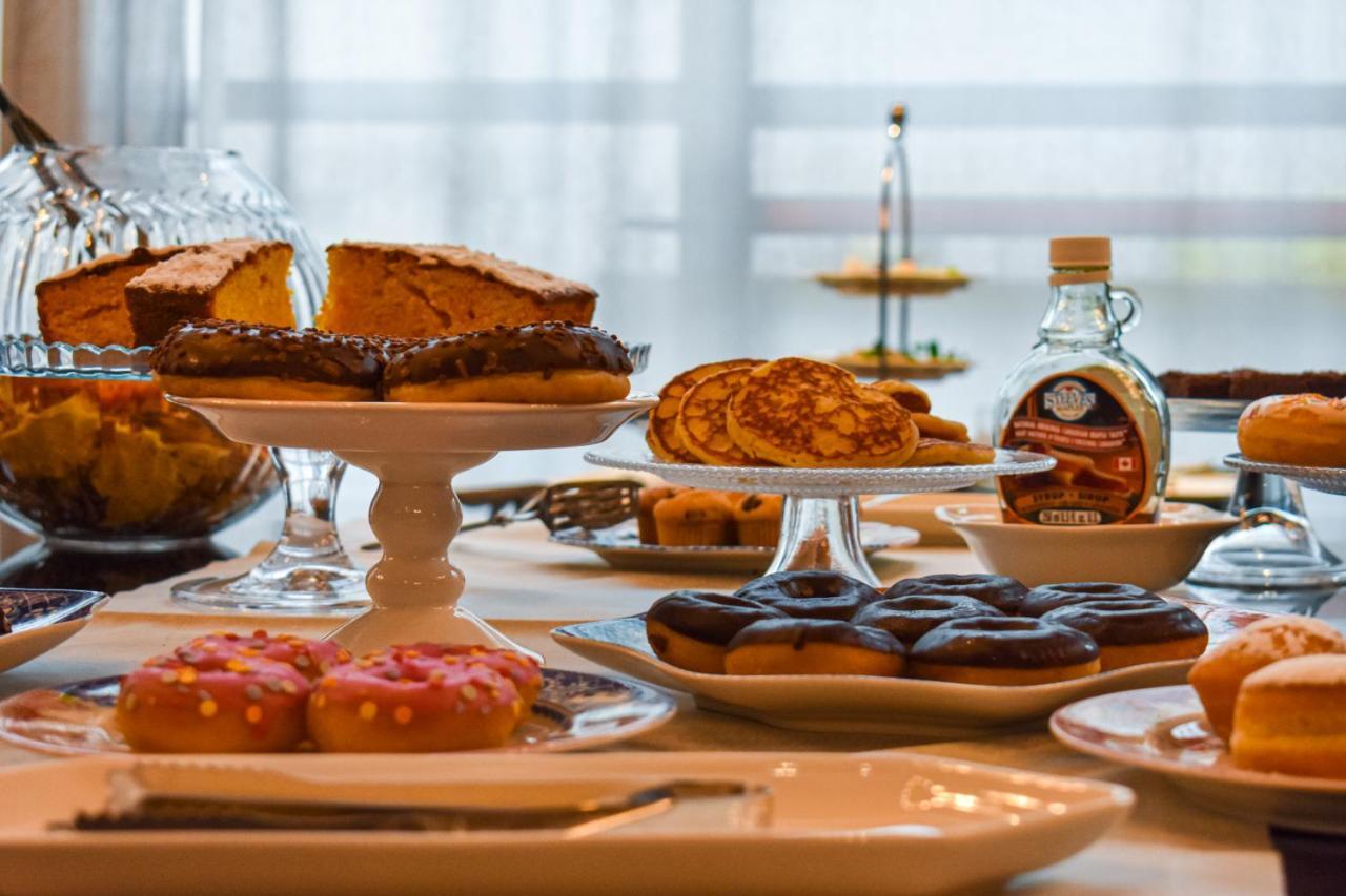 Palazzo Cornalia Hotell Milano Eksteriør bilde A selection of desserts