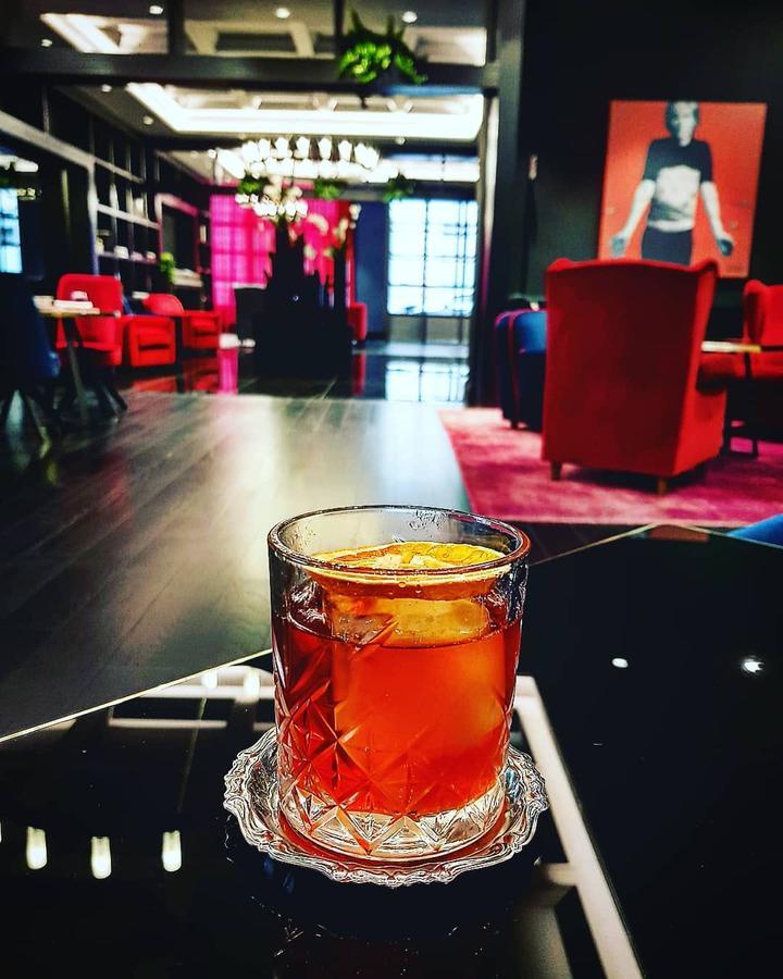 Palazzo Cornalia Hotell Milano Eksteriør bilde A Negroni cocktail